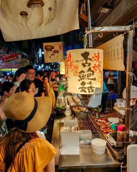 台灣夜市素食小吃推薦：不可錯過的美味驚喜！